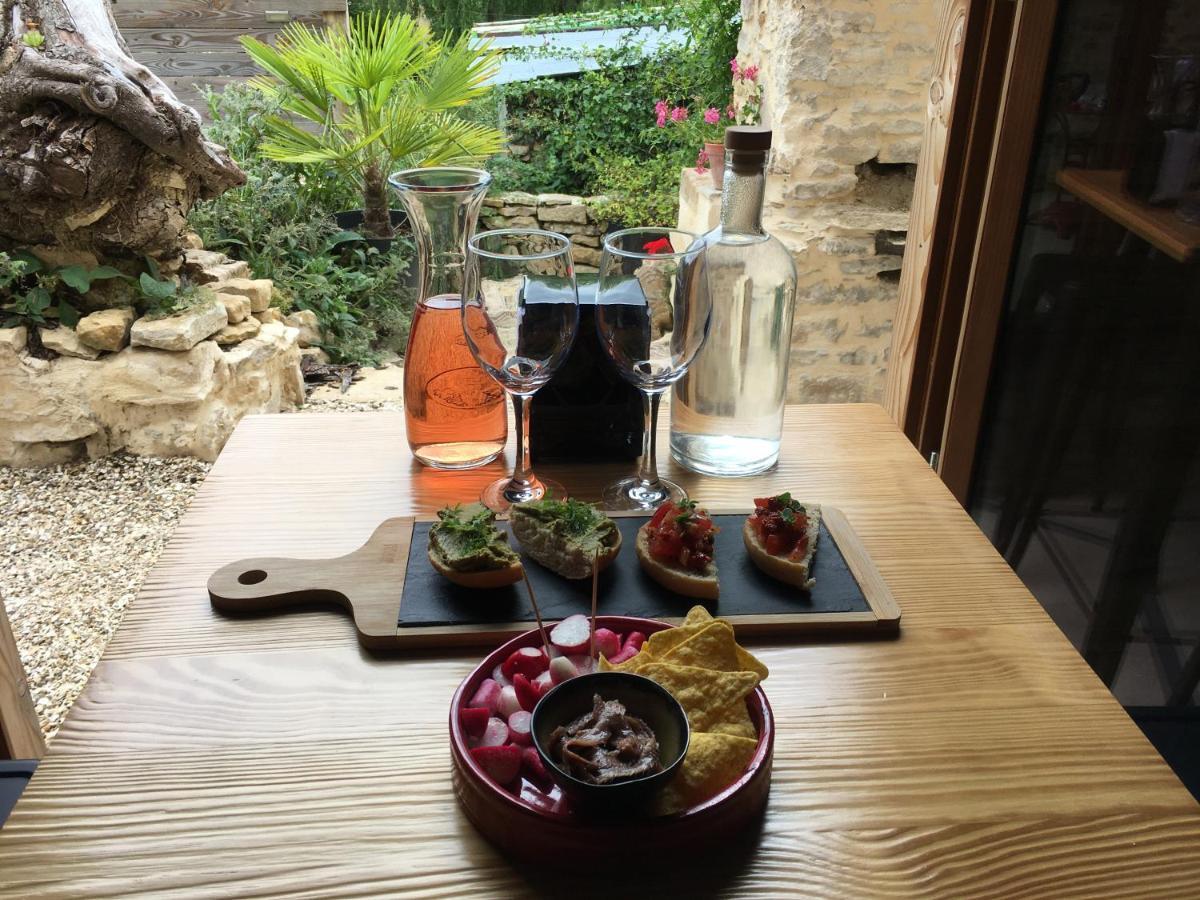 Fontenay-près-Vézelay Au Cheval Bleu B&B 외부 사진
