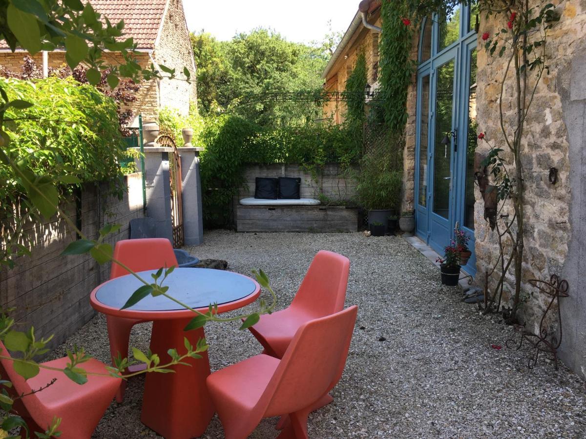Fontenay-près-Vézelay Au Cheval Bleu B&B 외부 사진