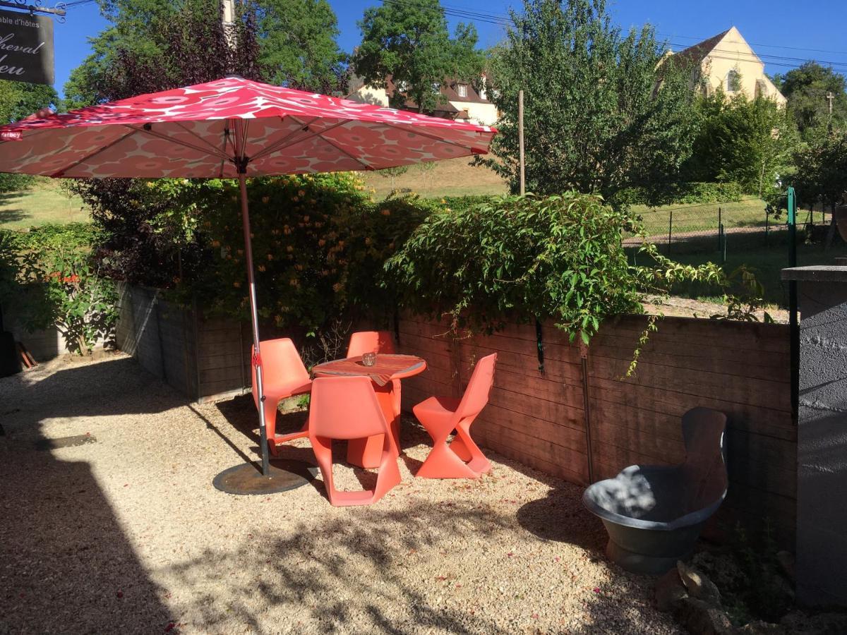 Fontenay-près-Vézelay Au Cheval Bleu B&B 외부 사진