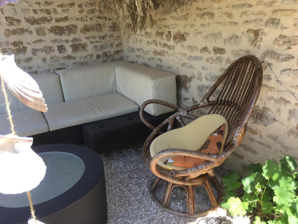 Fontenay-près-Vézelay Au Cheval Bleu B&B 외부 사진
